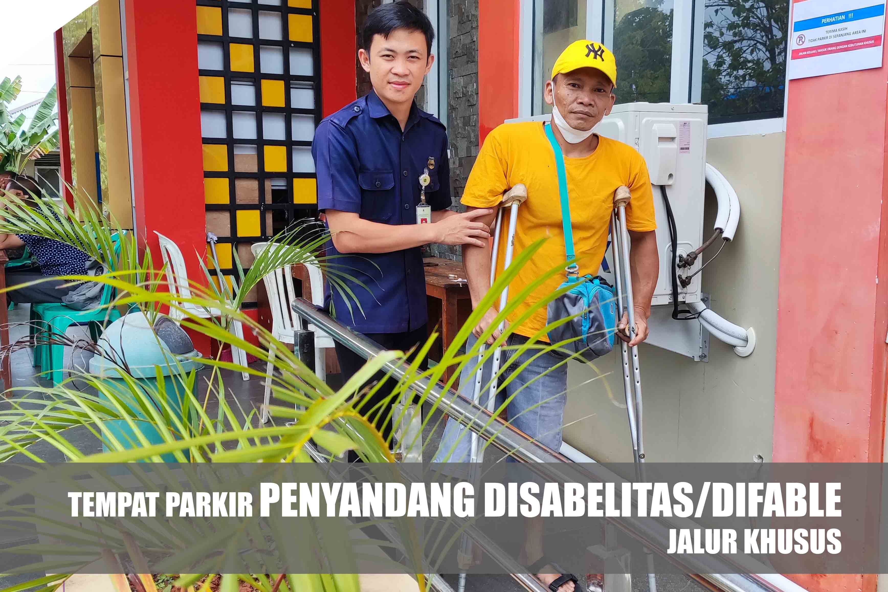 Jalur khusus dan parkir penyandang disabelitas / difable